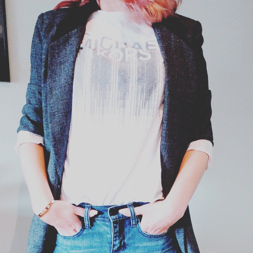 DUE TO COVID IM CURRENTLY SHIPPING ON MON WED FRI